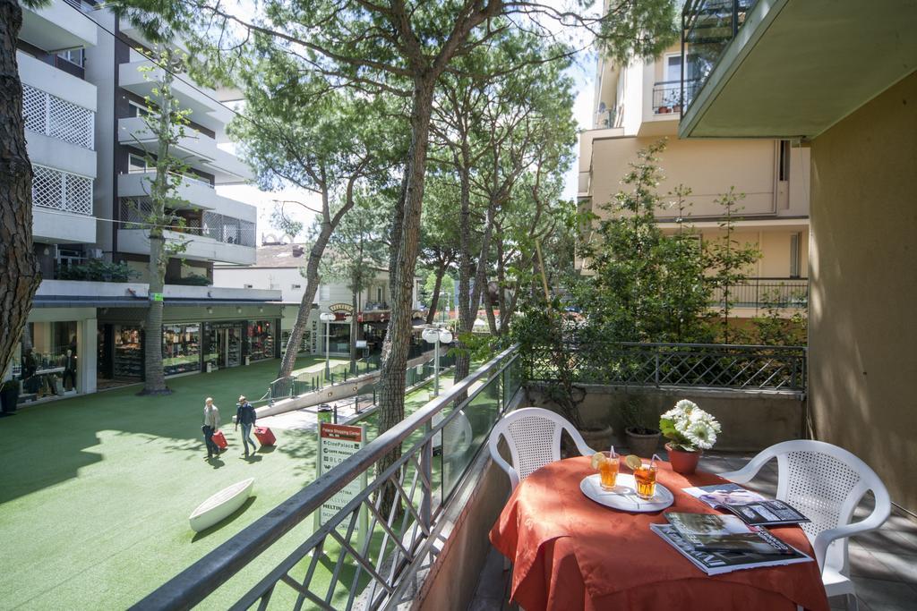 Hotel Colombo Riccione Exterior photo